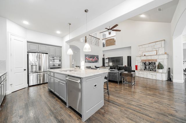 944 Highpoint Way, Roanoke, TX 76262