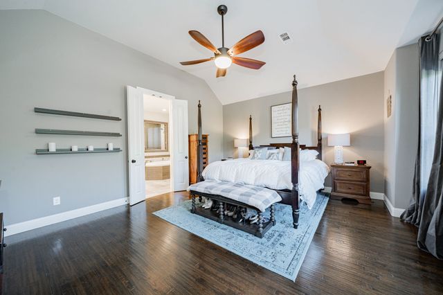 944 Highpoint Way, Roanoke, TX 76262