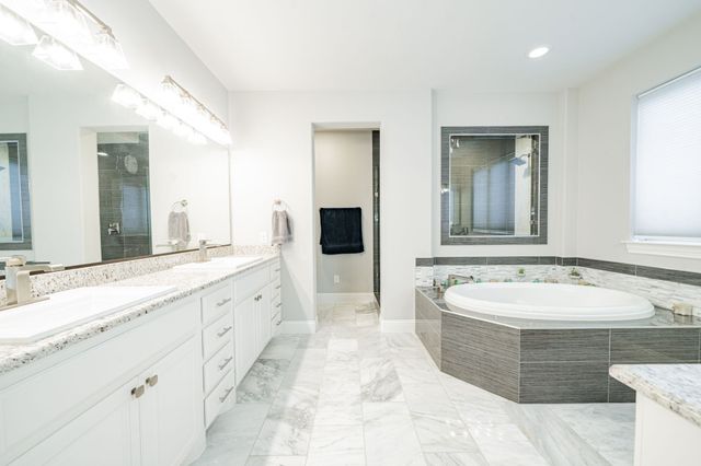 944 Highpoint Way, Roanoke, TX 76262