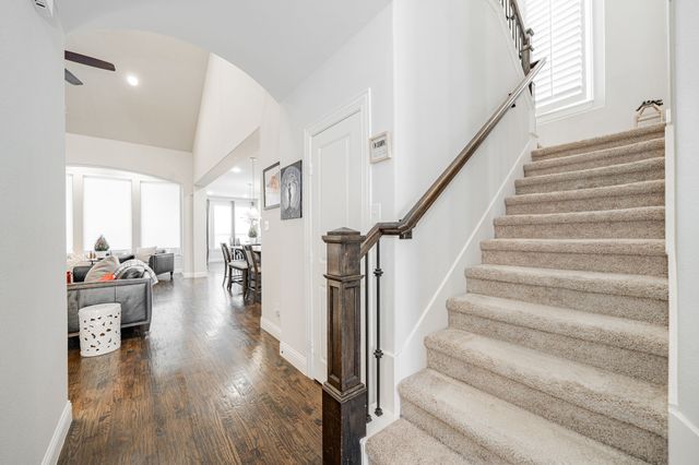 944 Highpoint Way, Roanoke, TX 76262