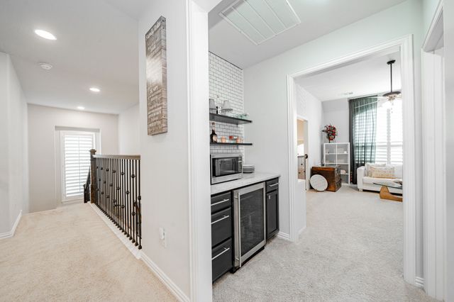 944 Highpoint Way, Roanoke, TX 76262