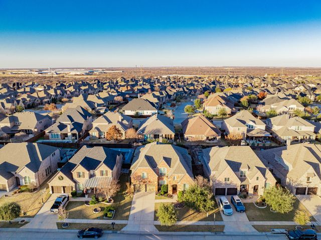 944 Highpoint Way, Roanoke, TX 76262