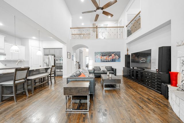 944 Highpoint Way, Roanoke, TX 76262