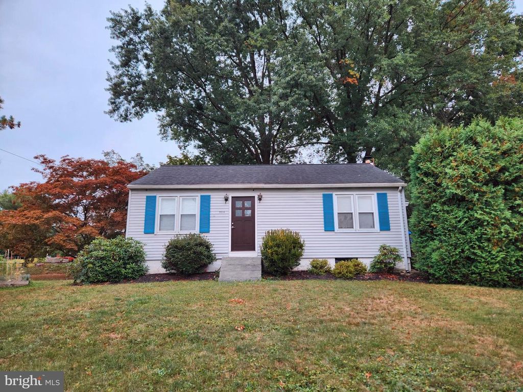 3809 COLONIAL RD, Harrisburg, PA 17109