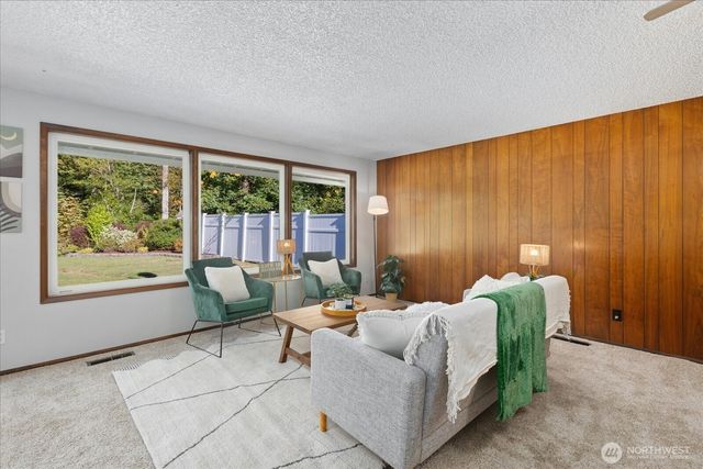 628 Russell Road, Snohomish, WA 98290