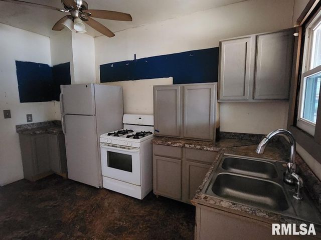 215 N 8TH Street, Mt Vernon, IL 62864