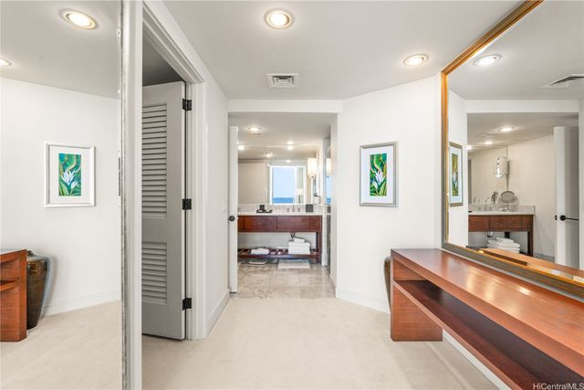 223 Saratoga Road 3710, Honolulu, HI 96815