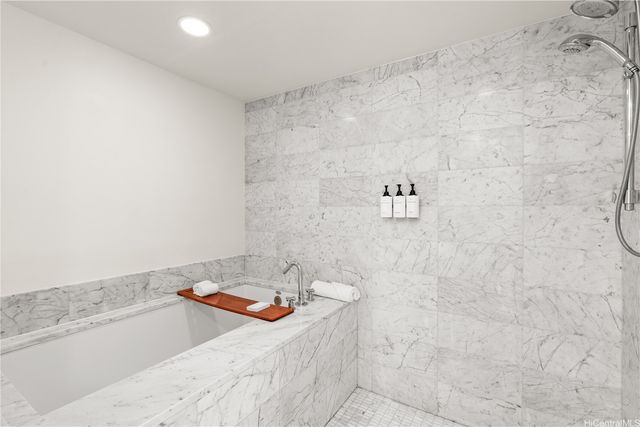 223 Saratoga Road 3710, Honolulu, HI 96815