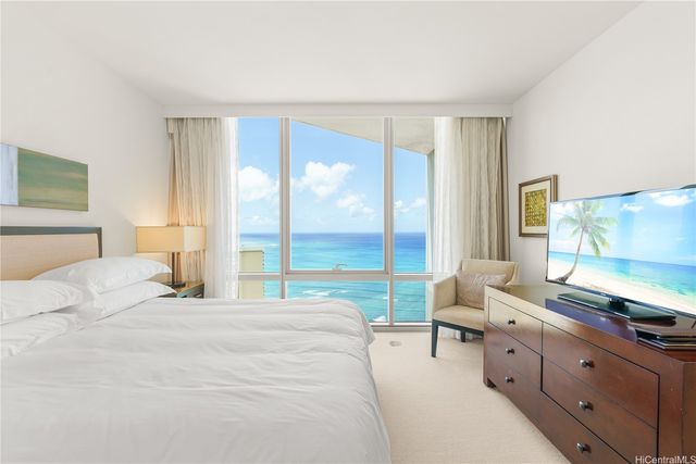 223 Saratoga Road 3710, Honolulu, HI 96815