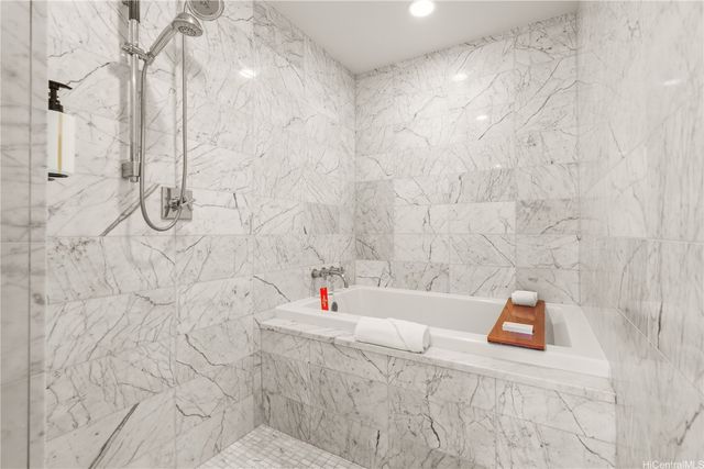 223 Saratoga Road 3710, Honolulu, HI 96815