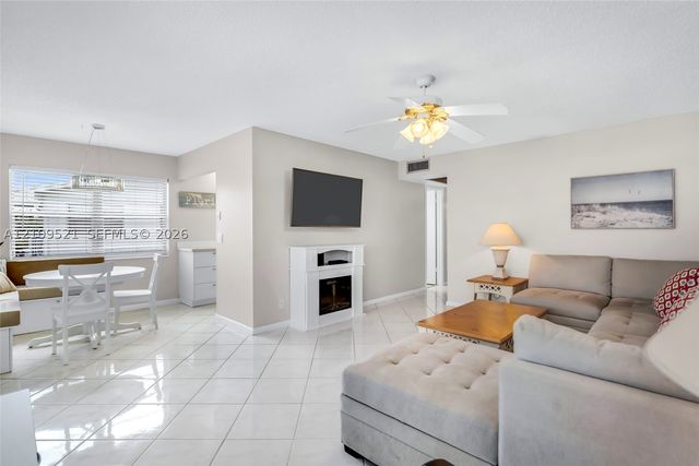 103 E Lyndhurst E 103, Deerfield Beach, FL 33442