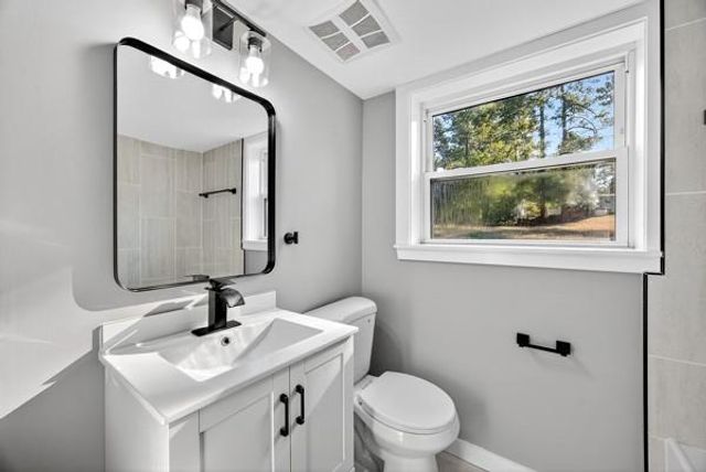 1864 Glen Echo Drive, Decatur, GA 30032