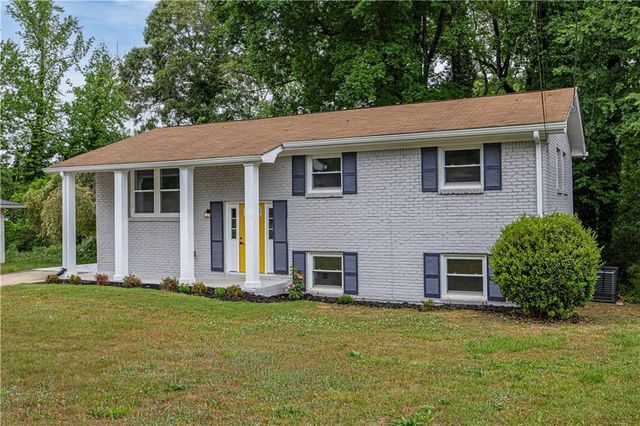 1864 Glen Echo Drive, Decatur, GA 30032