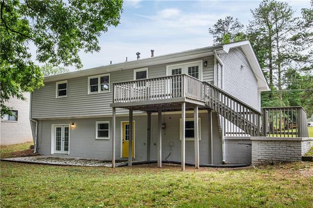 1864 Glen Echo Drive, Decatur, GA 30032