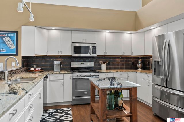 1216 Surfside Court, Lincoln, NE 68528