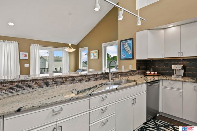 1216 Surfside Court, Lincoln, NE 68528