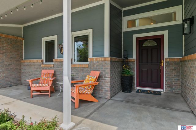 1216 Surfside Court, Lincoln, NE 68528