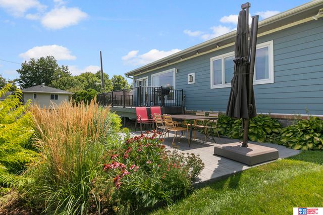 1216 Surfside Court, Lincoln, NE 68528