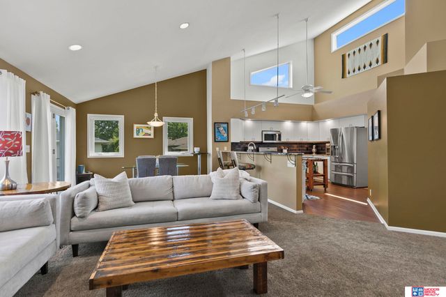 1216 Surfside Court, Lincoln, NE 68528