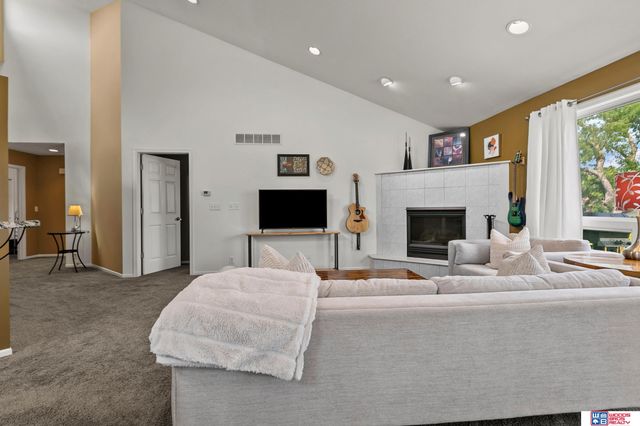 1216 Surfside Court, Lincoln, NE 68528