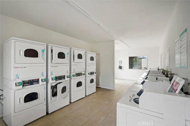 8601 International Avenue 234, Canoga Park, CA 91304
