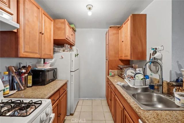 8601 International Avenue 234, Canoga Park, CA 91304