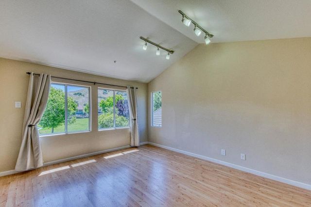 21041 Country Park Road, Salinas, CA 93908