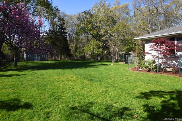 5 Stillwood Road, Brookhaven, NY 11719