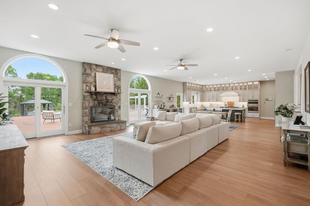 13516 TRAVILAH RD, North Potomac, MD 20878