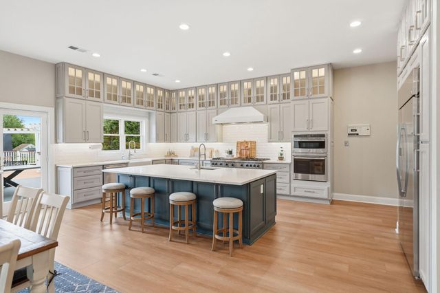13516 TRAVILAH RD, North Potomac, MD 20878