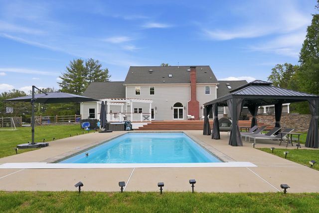 13516 TRAVILAH RD, North Potomac, MD 20878