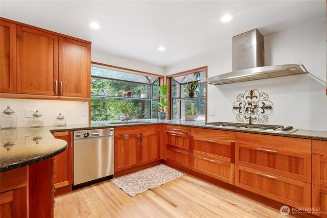 3903 142nd Place NE, Bellevue, WA 98007