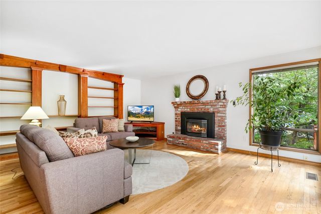3903 142nd Place NE, Bellevue, WA 98007