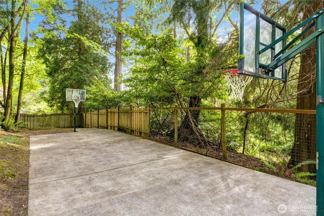 3903 142nd Place NE, Bellevue, WA 98007