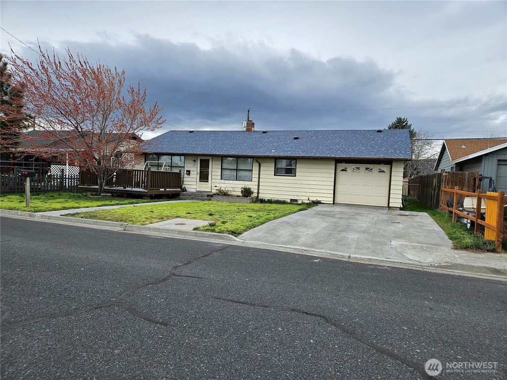 171 Ivy Street SE, Ephrata, WA 98823
