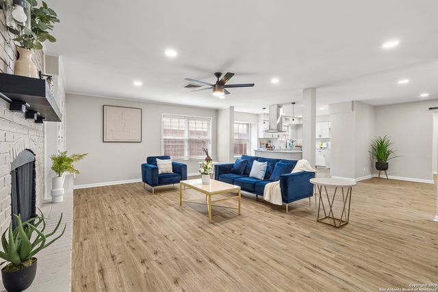371 Pike, San Antonio, TX 78209