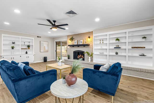 371 Pike, San Antonio, TX 78209