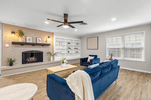 371 Pike, San Antonio, TX 78209