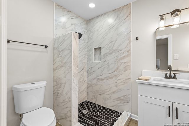 371 Pike, San Antonio, TX 78209