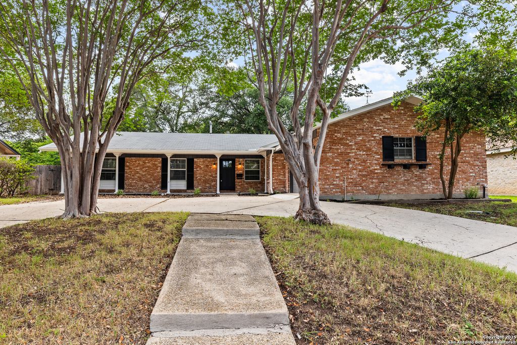 371 Pike, San Antonio, TX 78209