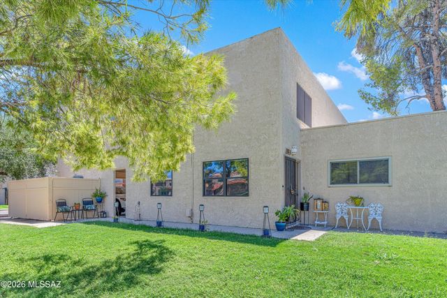 6680 E Calle La Paz B, Tucson, AZ 85715