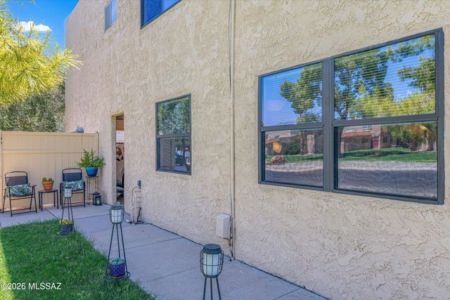 6680 E Calle La Paz B, Tucson, AZ 85715