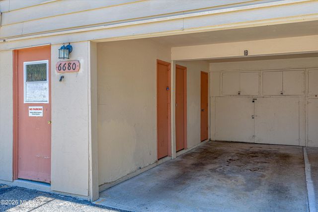 6680 E Calle La Paz B, Tucson, AZ 85715