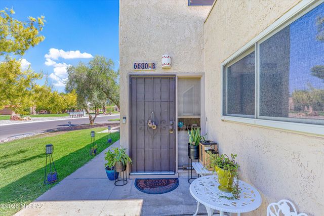 6680 E Calle La Paz B, Tucson, AZ 85715