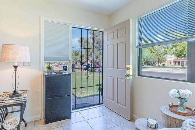 6680 E Calle La Paz B, Tucson, AZ 85715