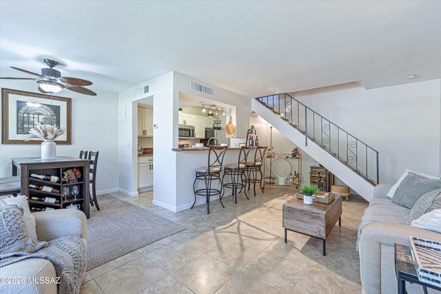6680 E Calle La Paz B, Tucson, AZ 85715