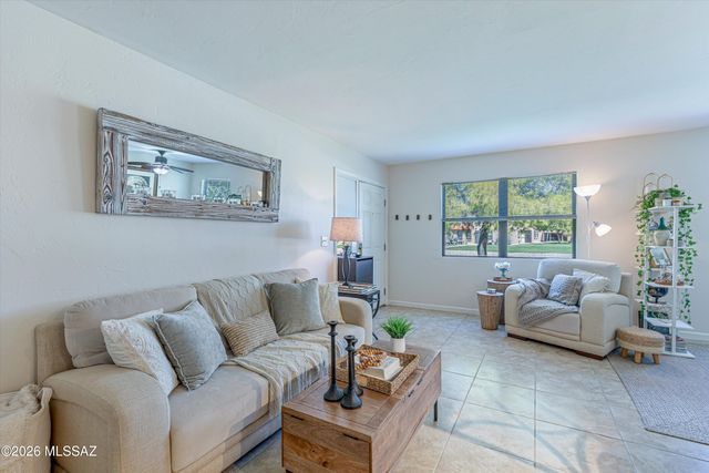 6680 E Calle La Paz B, Tucson, AZ 85715