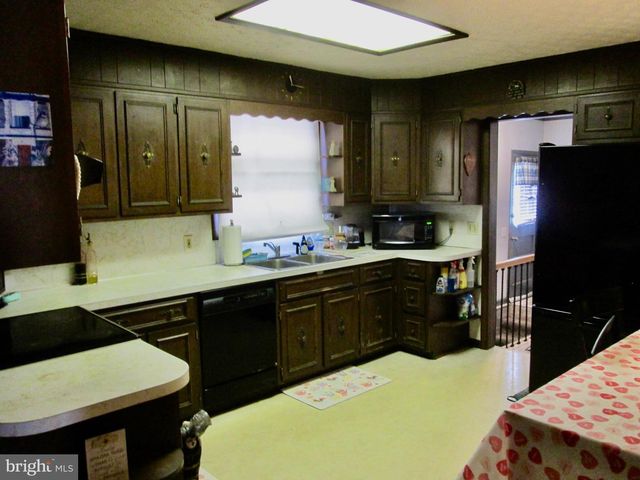 524 PRISON RD, Leesport, PA 19533