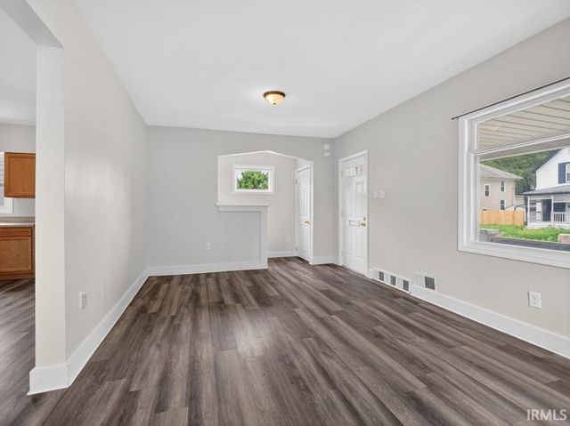 2338 N Clinton Street, Fort Wayne, IN 46805