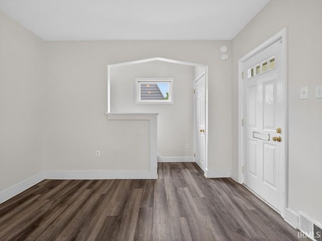 2338 N Clinton Street, Fort Wayne, IN 46805